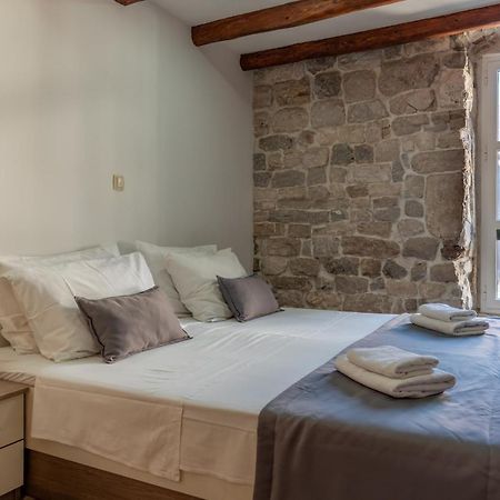 Camenno Apartments-The Heart Of Diocletian'S Palace-Open All Winter! Спліт Екстер'єр фото