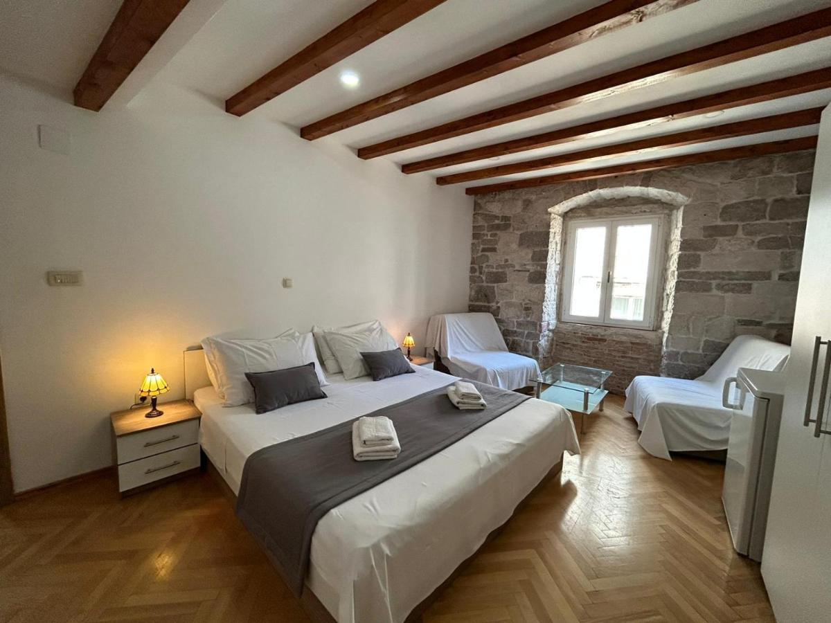 Camenno Apartments-The Heart Of Diocletian'S Palace-Open All Winter! Спліт Екстер'єр фото