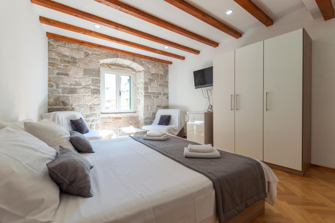 Camenno Apartments-The Heart Of Diocletian'S Palace-Open All Winter! Спліт Екстер'єр фото