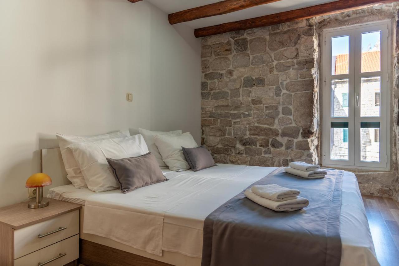 Camenno Apartments-The Heart Of Diocletian'S Palace-Open All Winter! Спліт Екстер'єр фото