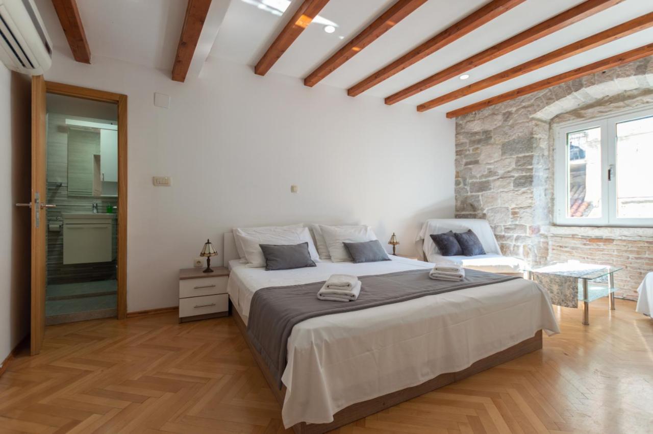 Camenno Apartments-The Heart Of Diocletian'S Palace-Open All Winter! Спліт Екстер'єр фото