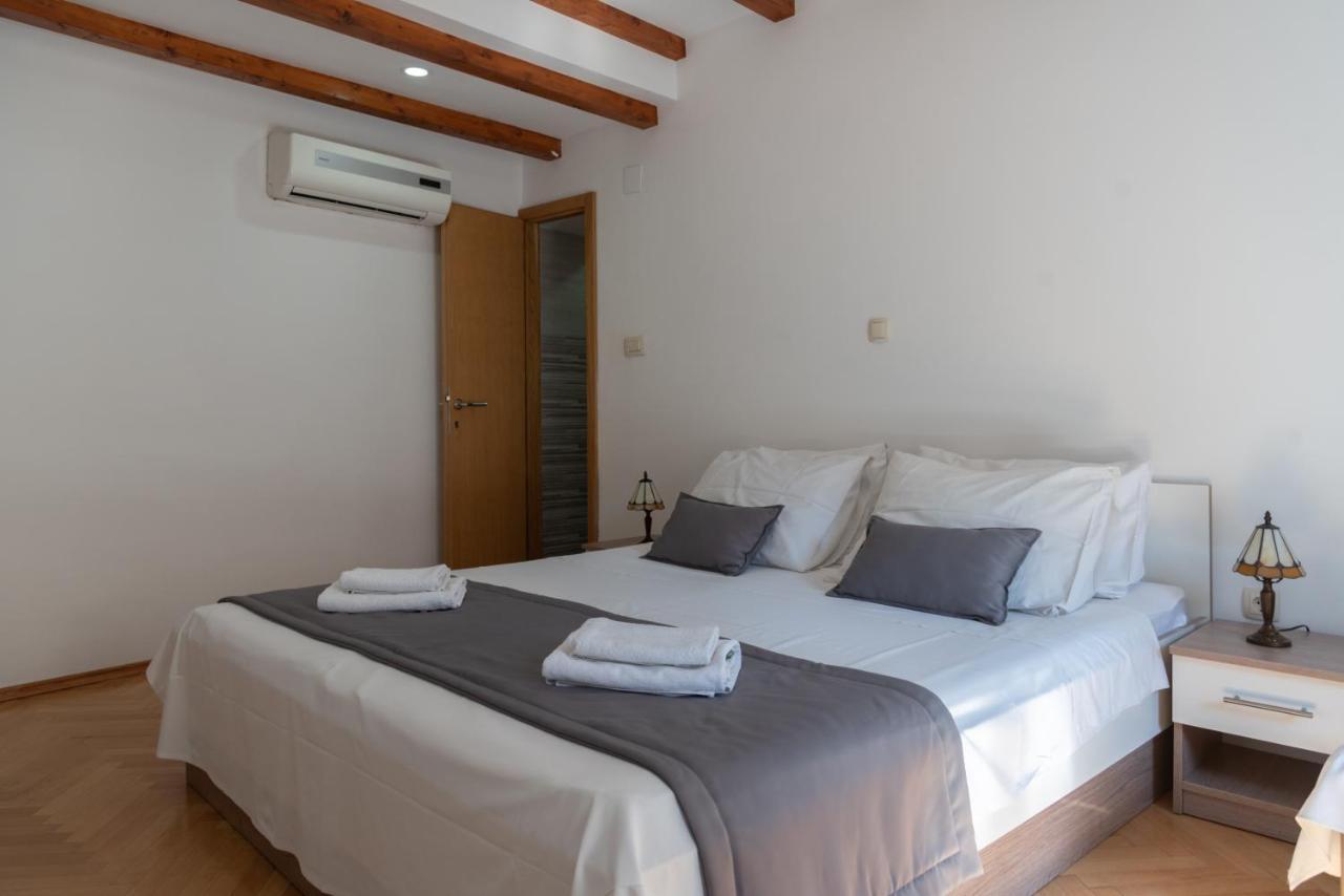 Camenno Apartments-The Heart Of Diocletian'S Palace-Open All Winter! Спліт Екстер'єр фото