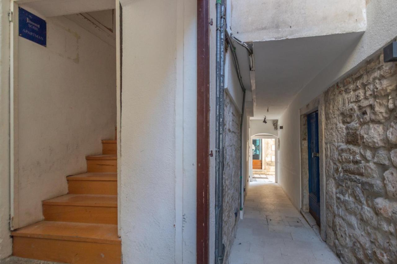Camenno Apartments-The Heart Of Diocletian'S Palace-Open All Winter! Спліт Екстер'єр фото