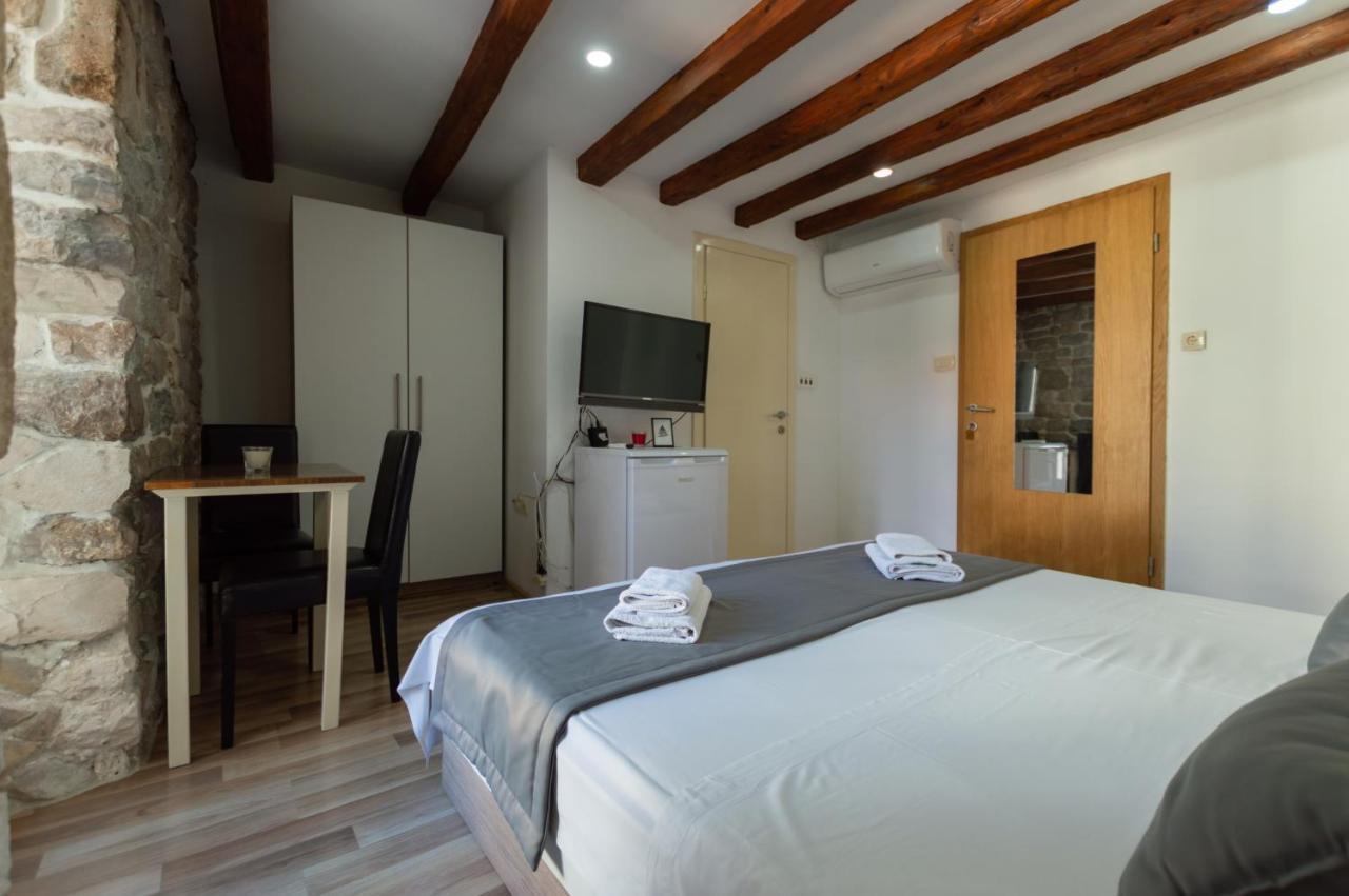 Camenno Apartments-The Heart Of Diocletian'S Palace-Open All Winter! Спліт Екстер'єр фото