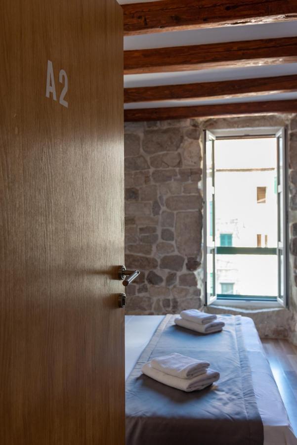 Camenno Apartments-The Heart Of Diocletian'S Palace-Open All Winter! Спліт Екстер'єр фото