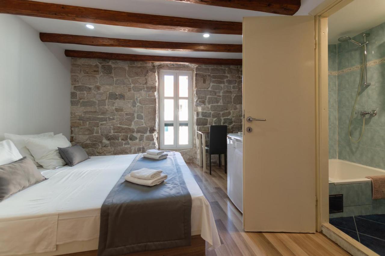 Camenno Apartments-The Heart Of Diocletian'S Palace-Open All Winter! Спліт Екстер'єр фото