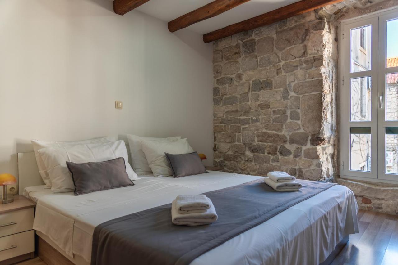 Camenno Apartments-The Heart Of Diocletian'S Palace-Open All Winter! Спліт Екстер'єр фото