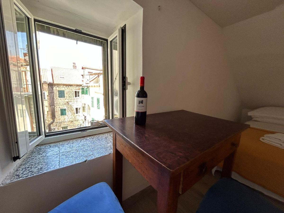 Camenno Apartments-The Heart Of Diocletian'S Palace-Open All Winter! Спліт Екстер'єр фото