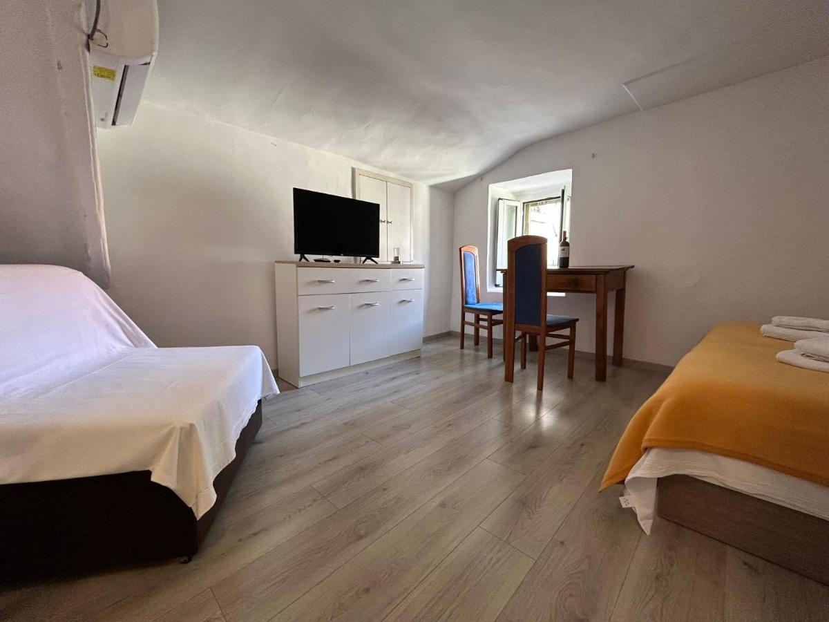 Camenno Apartments-The Heart Of Diocletian'S Palace-Open All Winter! Спліт Екстер'єр фото