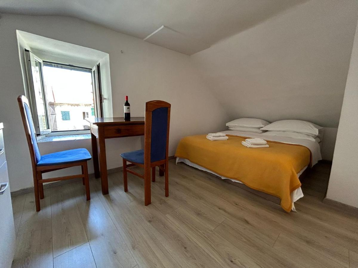 Camenno Apartments-The Heart Of Diocletian'S Palace-Open All Winter! Спліт Екстер'єр фото